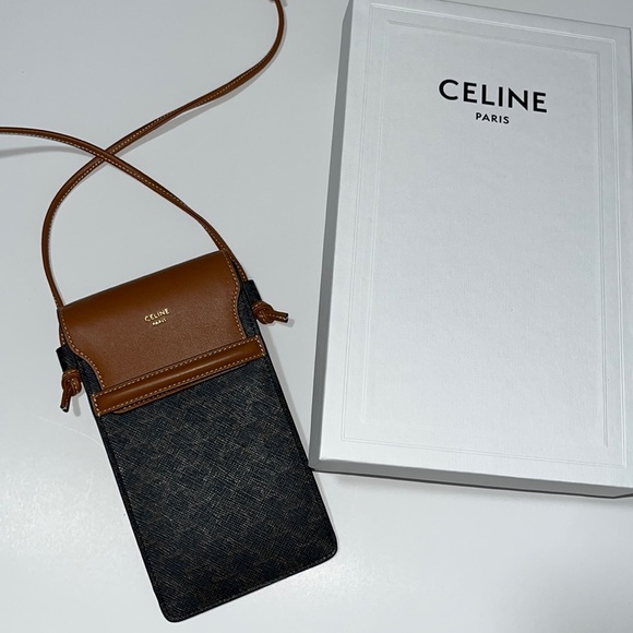 Celine Handbags - CELINE PHONE POUCH WITH FLAP IN TRIOMPHE CANVAS AND LAMBSKIN
TAN authentic